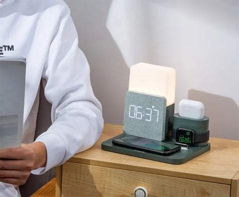univazo - 4 In 1 Fast Wireless Charger Station Alarm Clock with Lamp for Apple