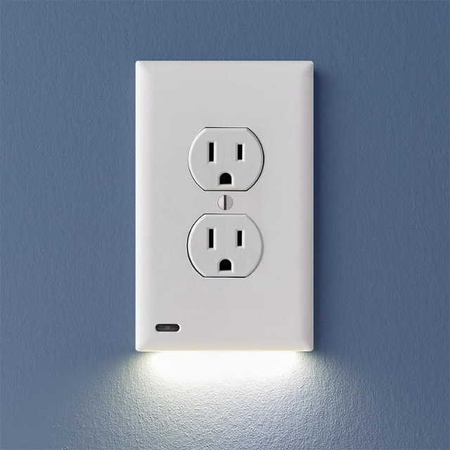 Prise murale double avec veilleuse LED pour couloir 